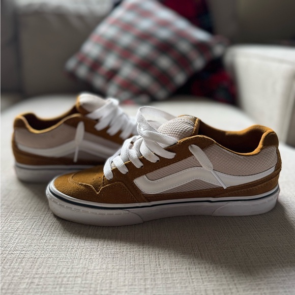 Men’s Vans 7.5 - Picture 3 of 5